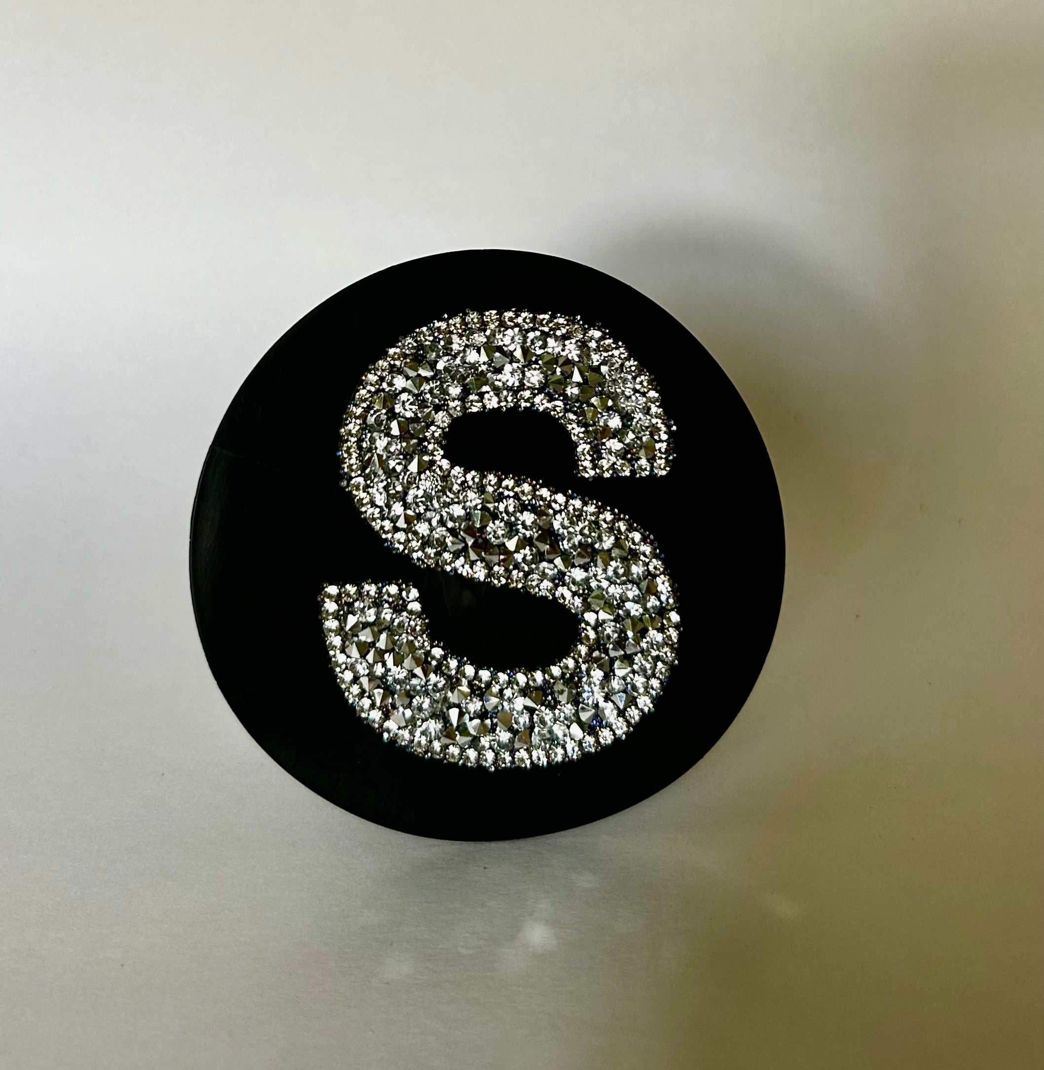 Decorative Car Grill Insert – Bling Letter | Grill Bits